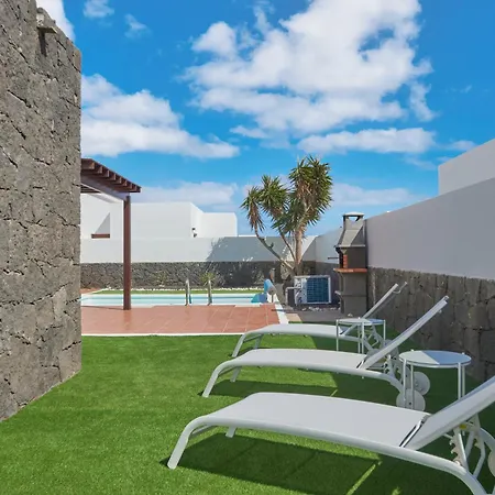 Casa Nolva Heated Pool בית נופש *