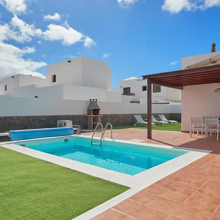Casa Nolva Heated Pool בית נופש *